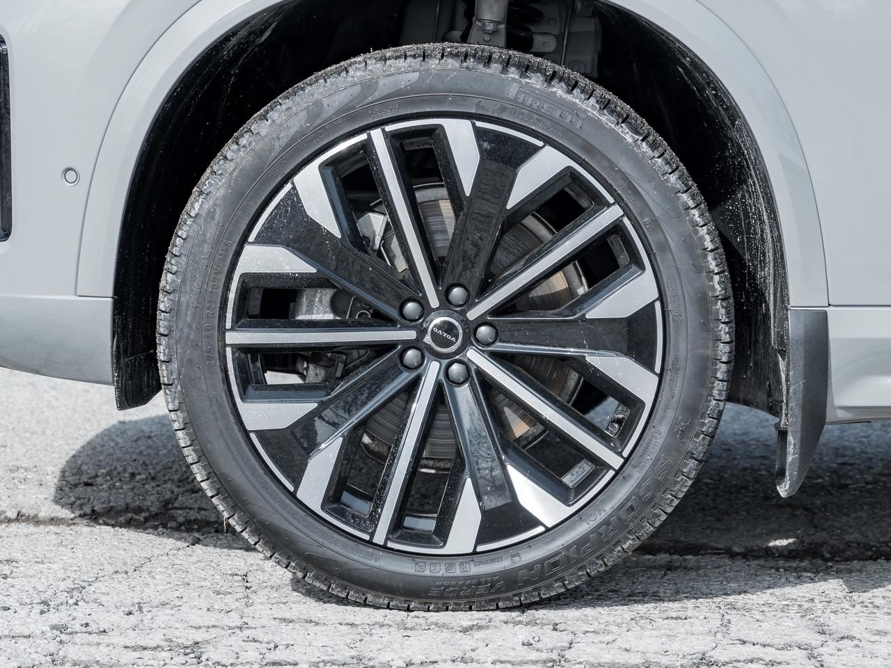 2026 Volvo XC90 B6 AWD PLUS Dark Theme 7-Seater-CPO RATE fr 2.99%* Photo