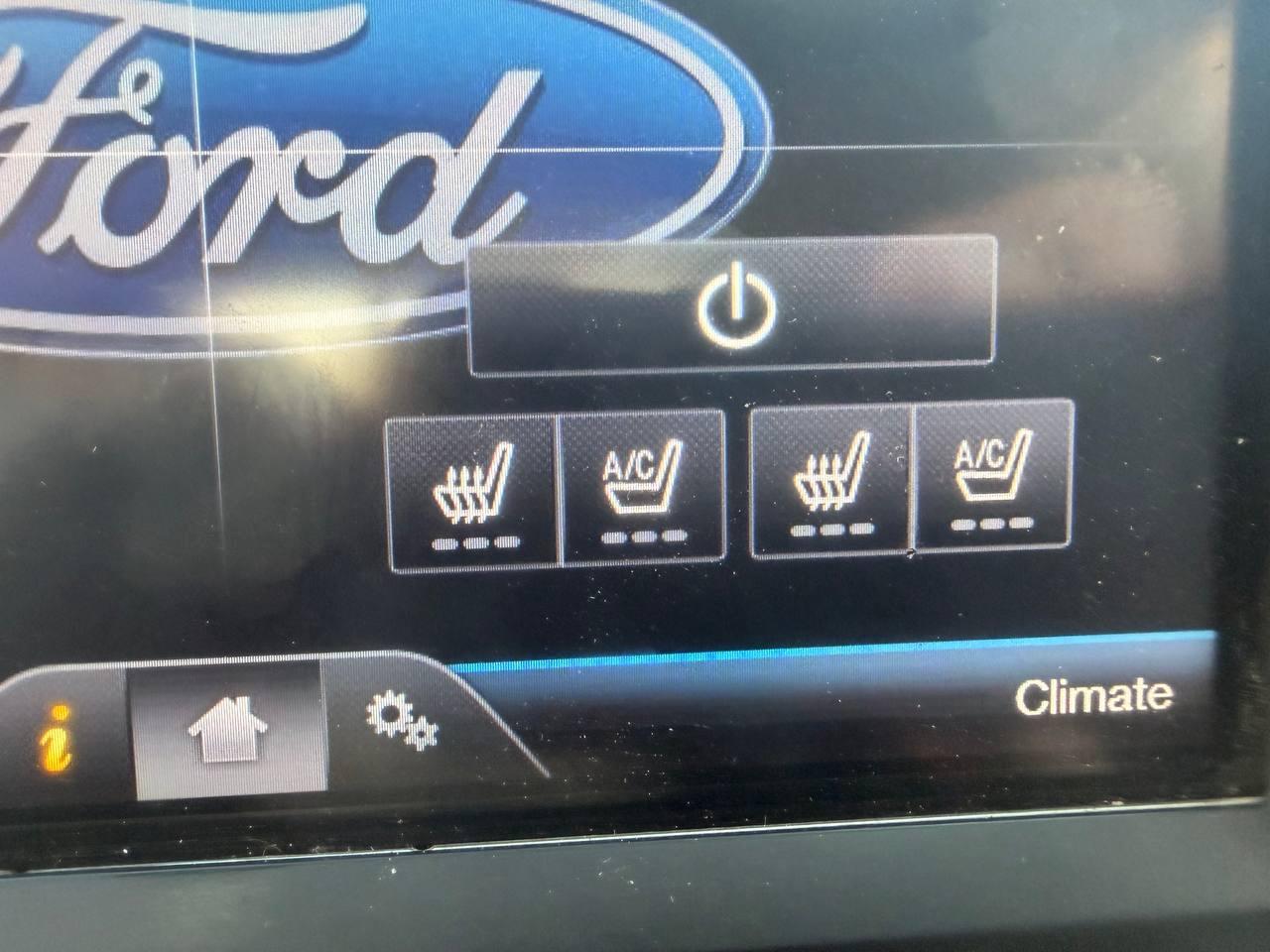 2015 Ford F-350 4WD Crew Cab 172 XL, LARIAT, LEATHER, SUNROOF Photo