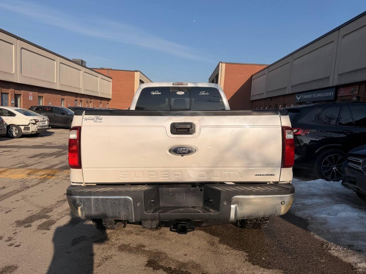 2015 Ford F-350 4WD Crew Cab 172 XL, LARIAT, LEATHER, SUNROOF Photo