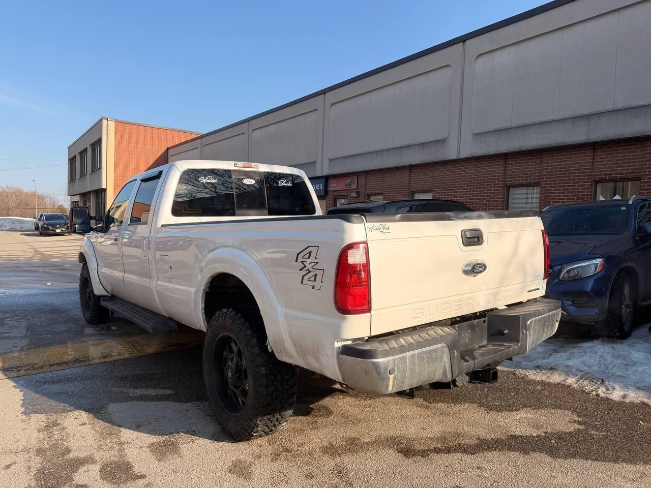 2015 Ford F-350 4WD Crew Cab 172 XL, LARIAT, LEATHER, SUNROOF Photo