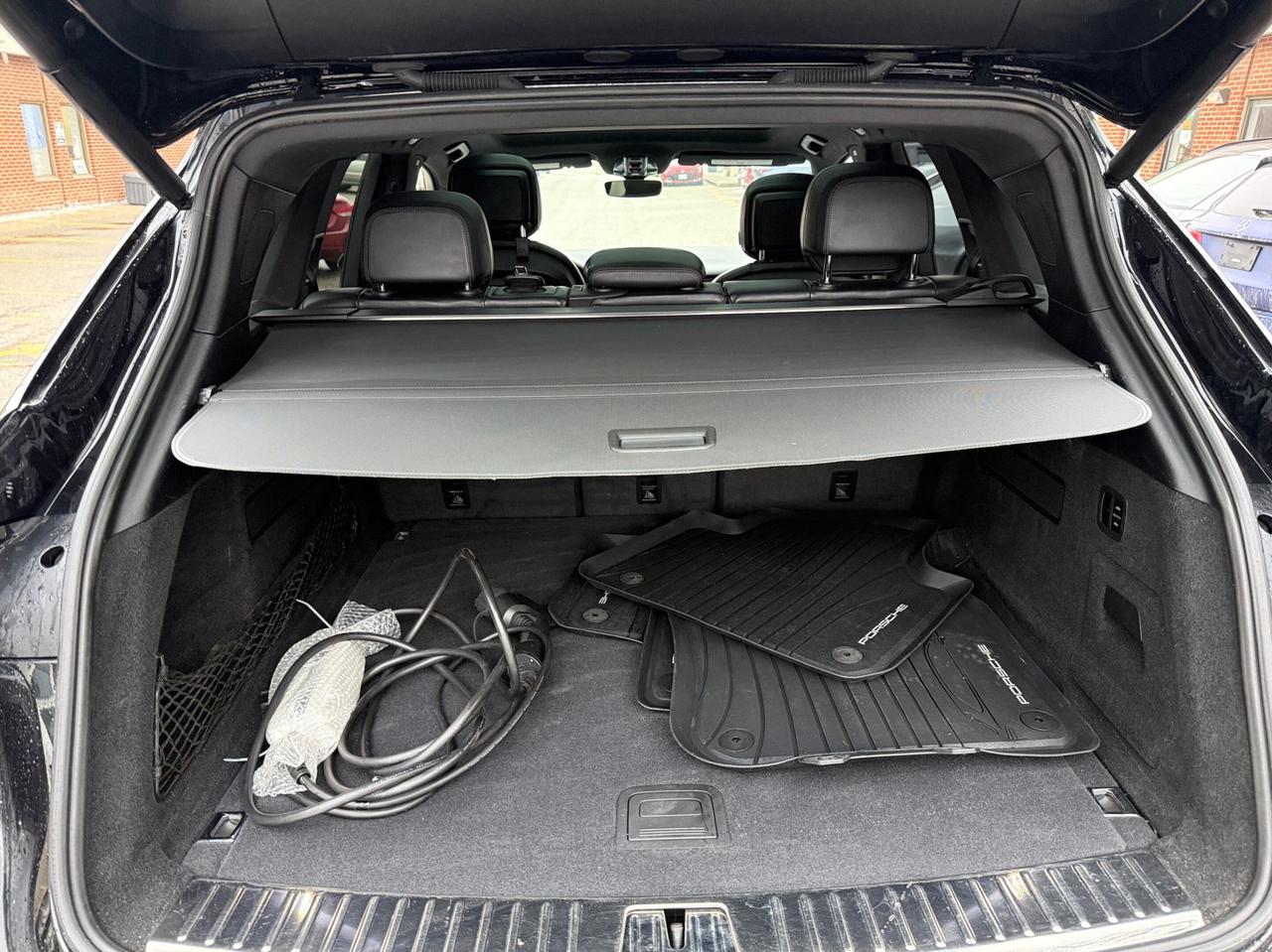 2020 Porsche Cayenne e-Hybrid AWD Photo