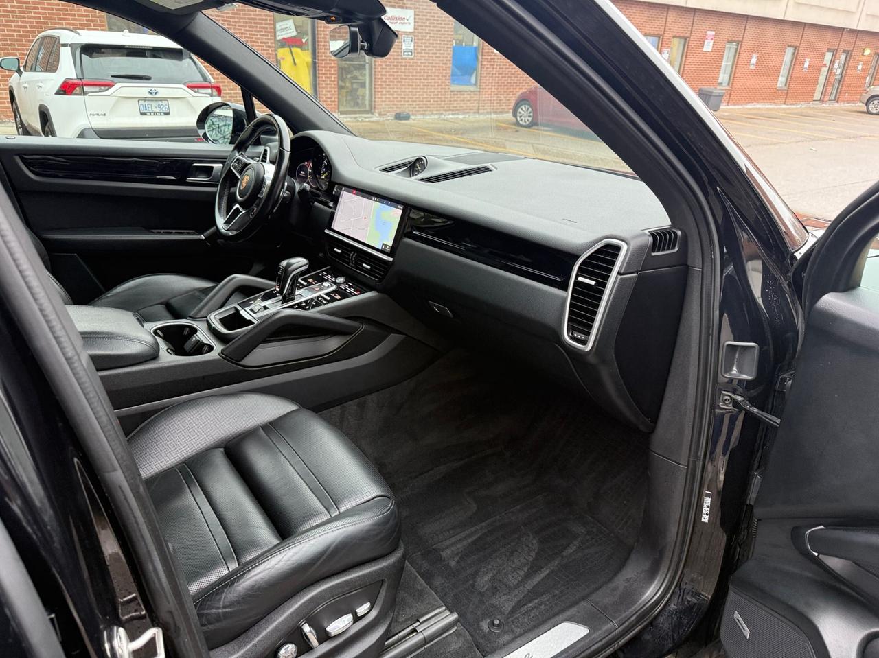 2020 Porsche Cayenne e-Hybrid AWD Photo