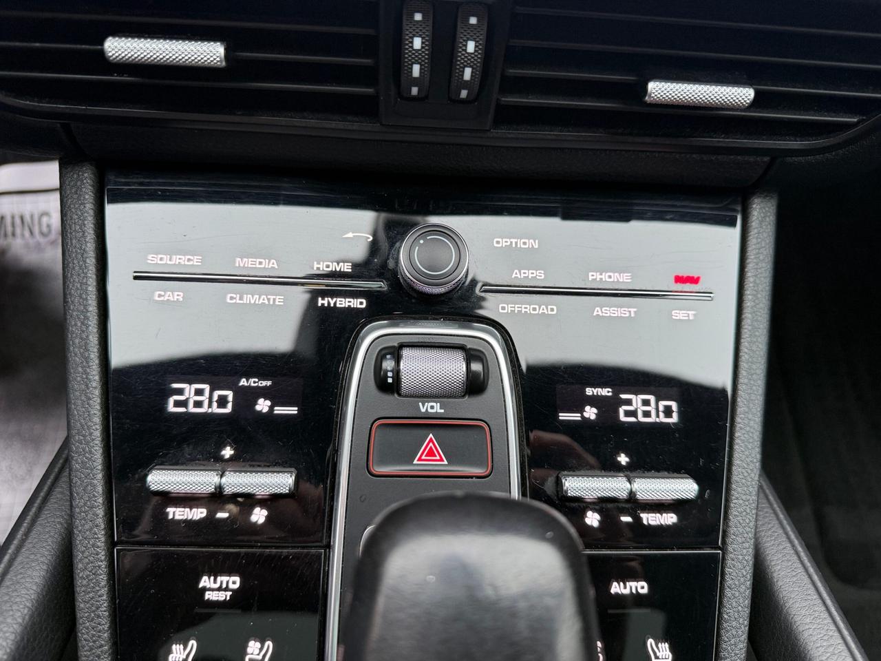 2020 Porsche Cayenne e-Hybrid AWD Photo