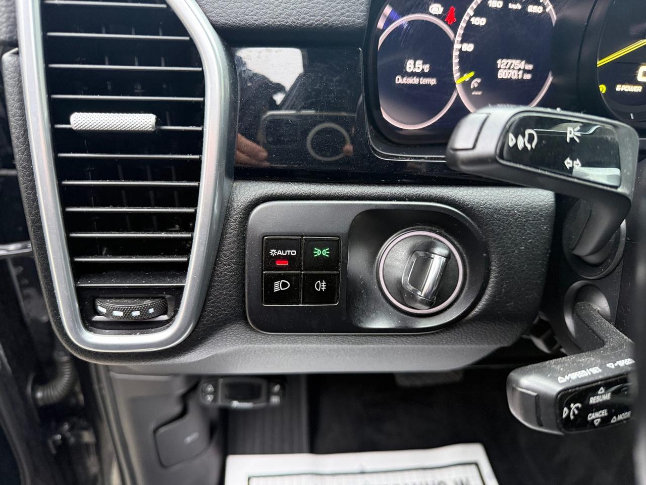 2020 Porsche Cayenne e-Hybrid AWD Photo