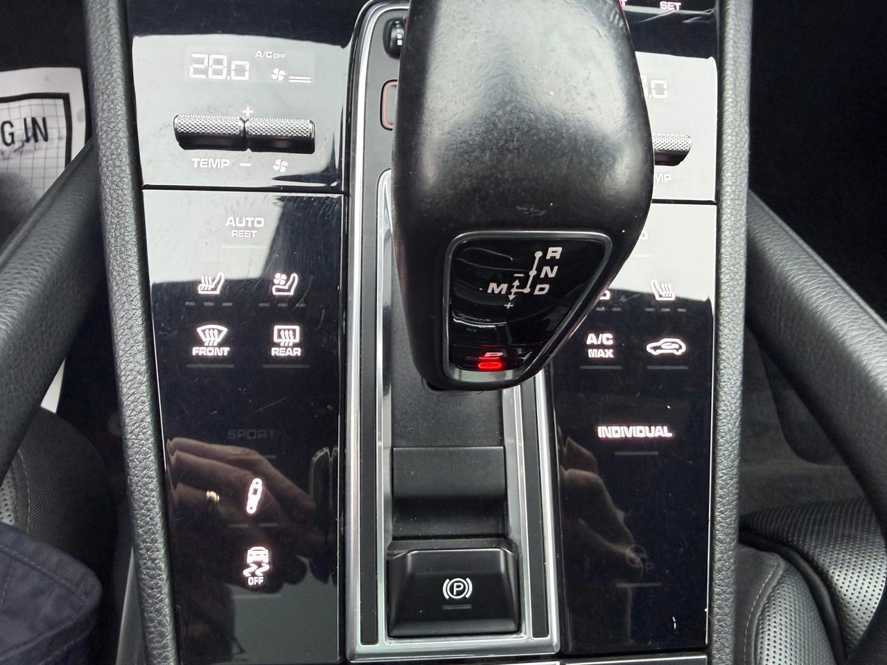 2020 Porsche Cayenne e-Hybrid AWD Photo