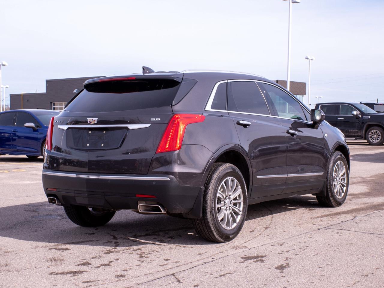 2017 Cadillac XT5 Luxury FWD - Panoramic Sunroof   Premium Sound Photo