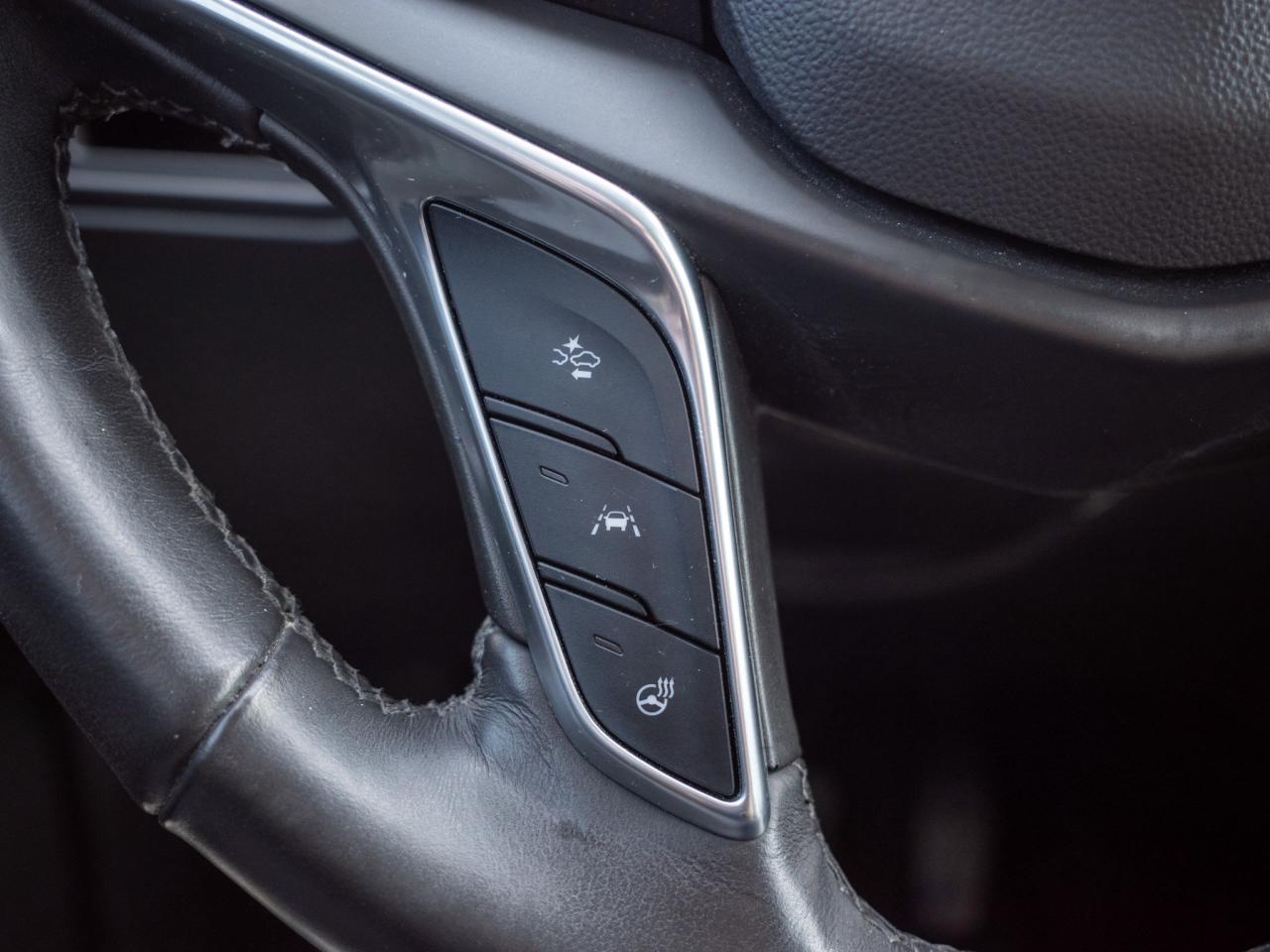 2017 Cadillac XT5 Luxury FWD - Panoramic Sunroof   Premium Sound Photo