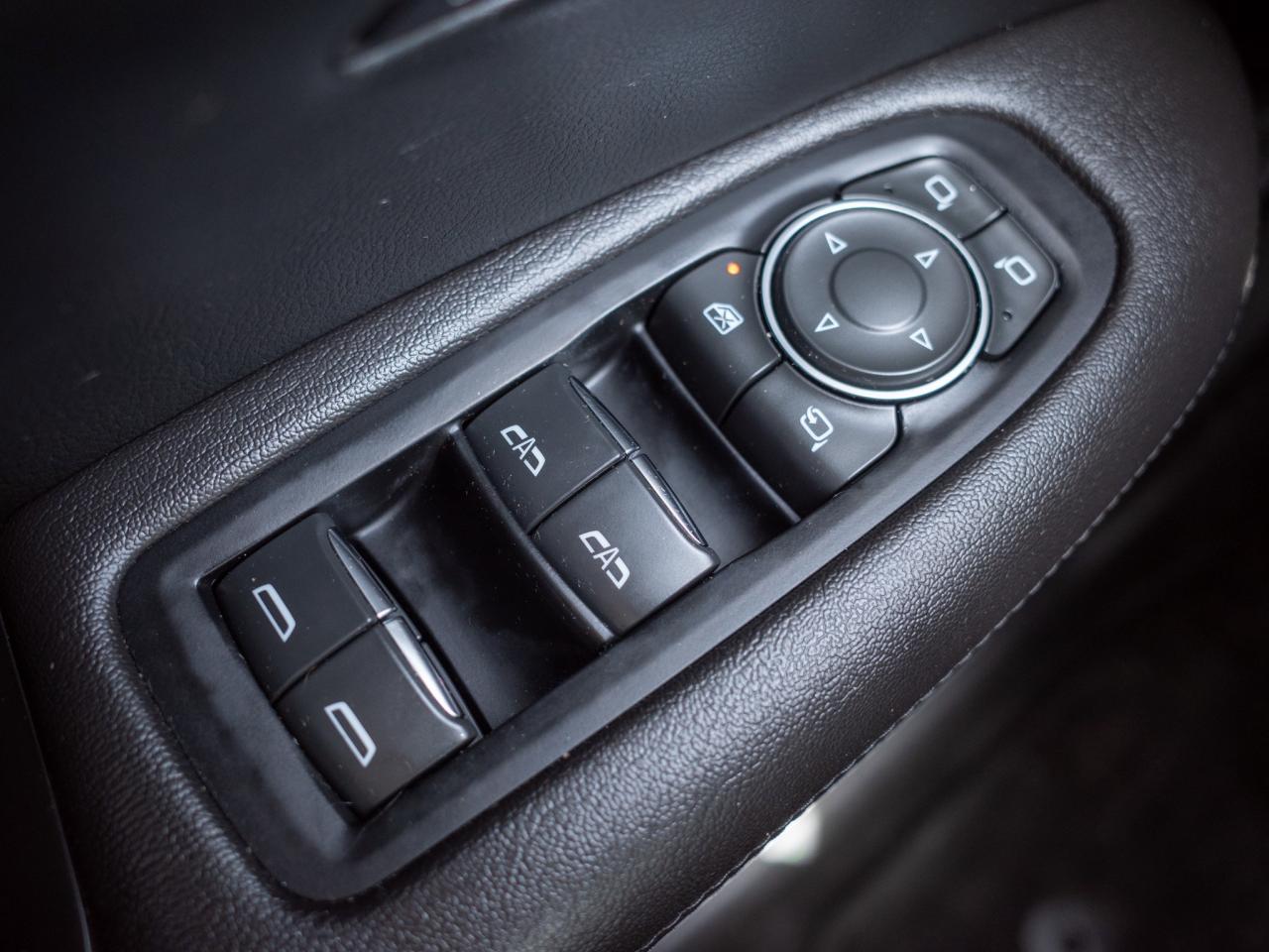 2017 Cadillac XT5 Luxury FWD - Panoramic Sunroof   Premium Sound Photo