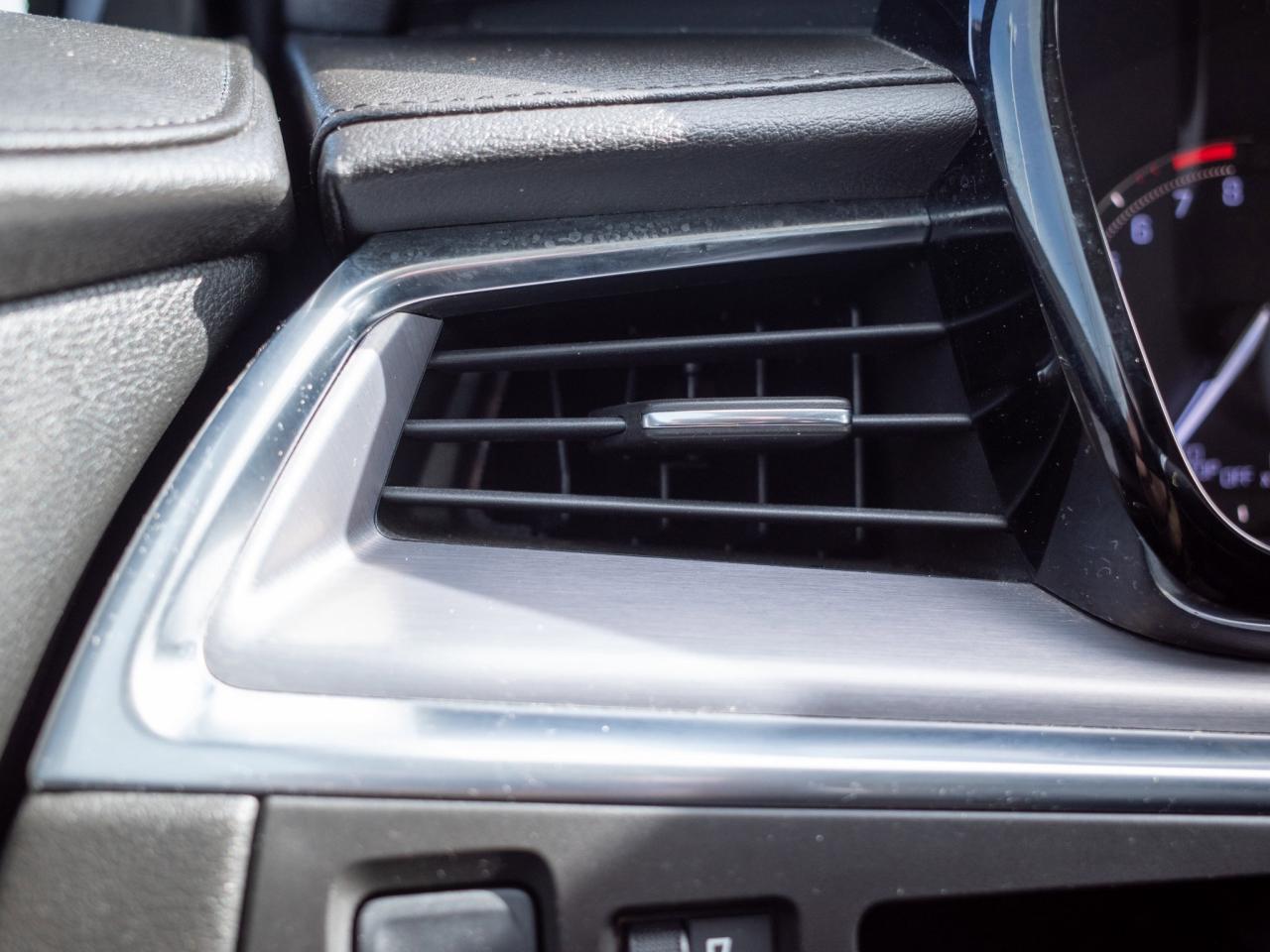 2017 Cadillac XT5 Luxury FWD - Panoramic Sunroof   Premium Sound Photo