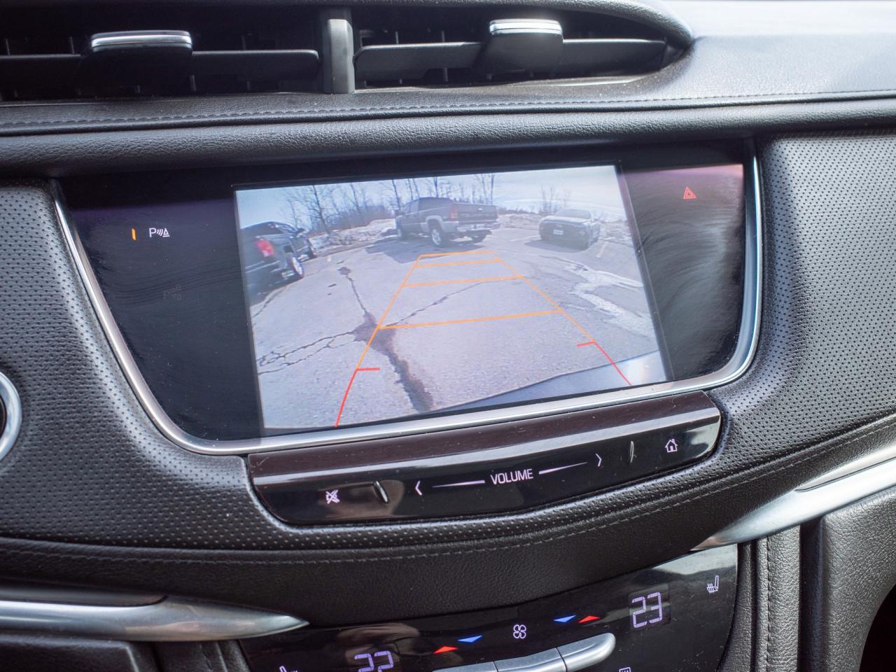 2017 Cadillac XT5 Luxury FWD - Panoramic Sunroof   Premium Sound Photo