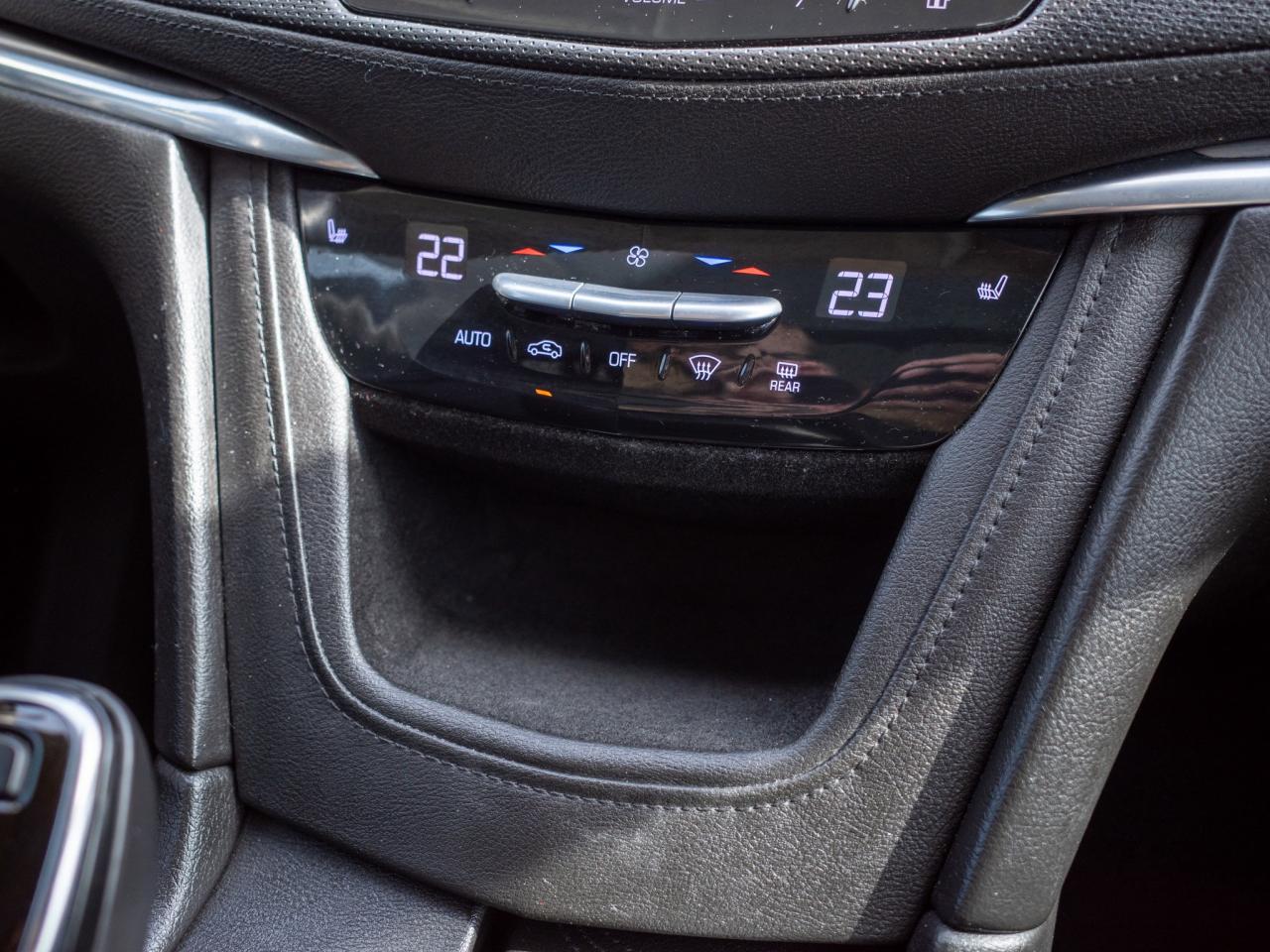 2017 Cadillac XT5 Luxury FWD - Panoramic Sunroof   Premium Sound Photo