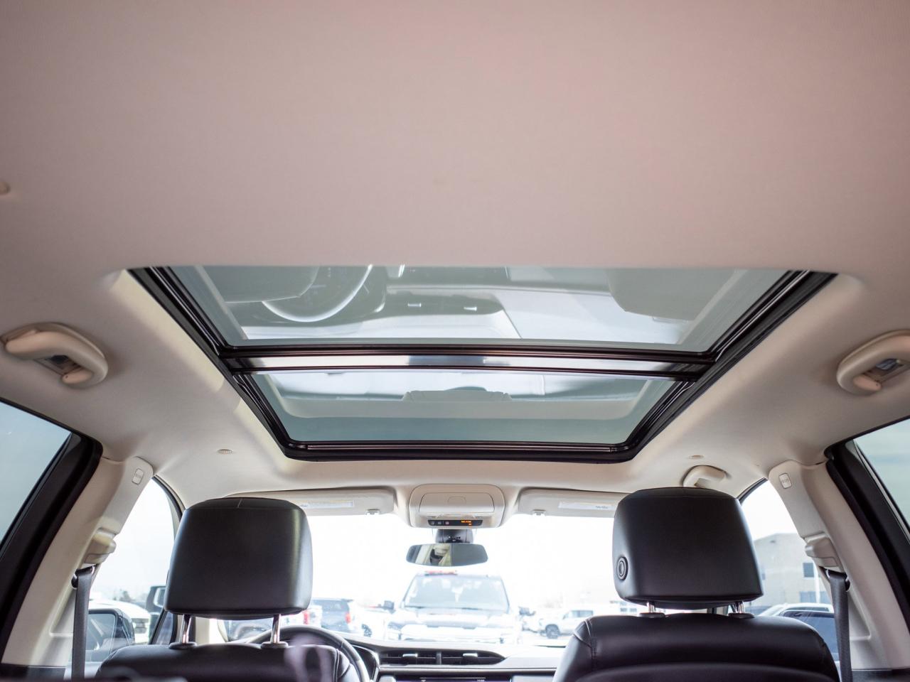 2017 Cadillac XT5 Luxury FWD - Panoramic Sunroof   Premium Sound Photo