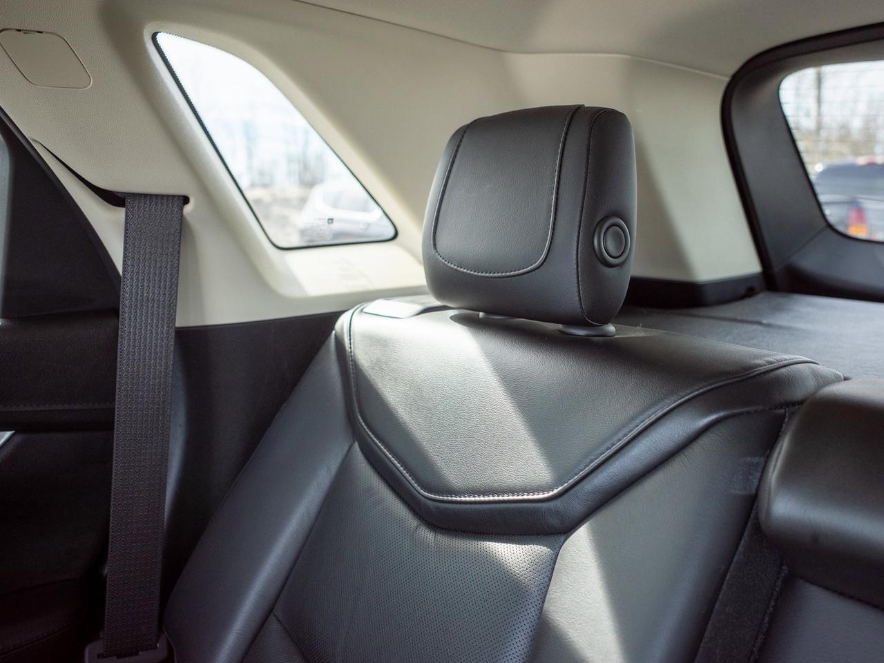 2017 Cadillac XT5 Luxury FWD - Panoramic Sunroof   Premium Sound Photo