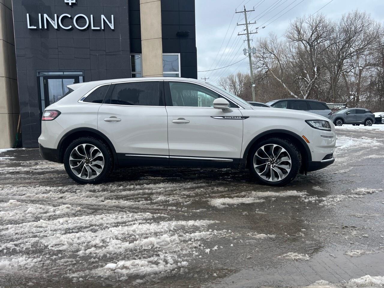 2022 Lincoln Nautilus RESERVE   AWD   TOW PKG   LUXURY PKG Photo3