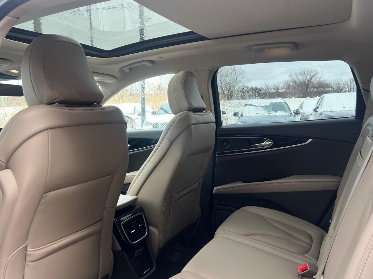 2022 Lincoln Nautilus RESERVE   AWD   TOW PKG   LUXURY PKG Photo