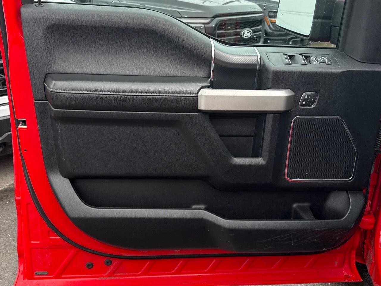 2019 Ford F-150 LARIAT   MOONROOF   4WD Photo