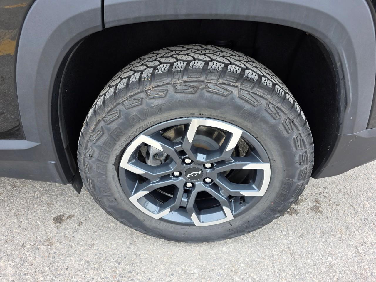 2025 Chevrolet Equinox ACTIV 4dr All-Wheel Drive Photo