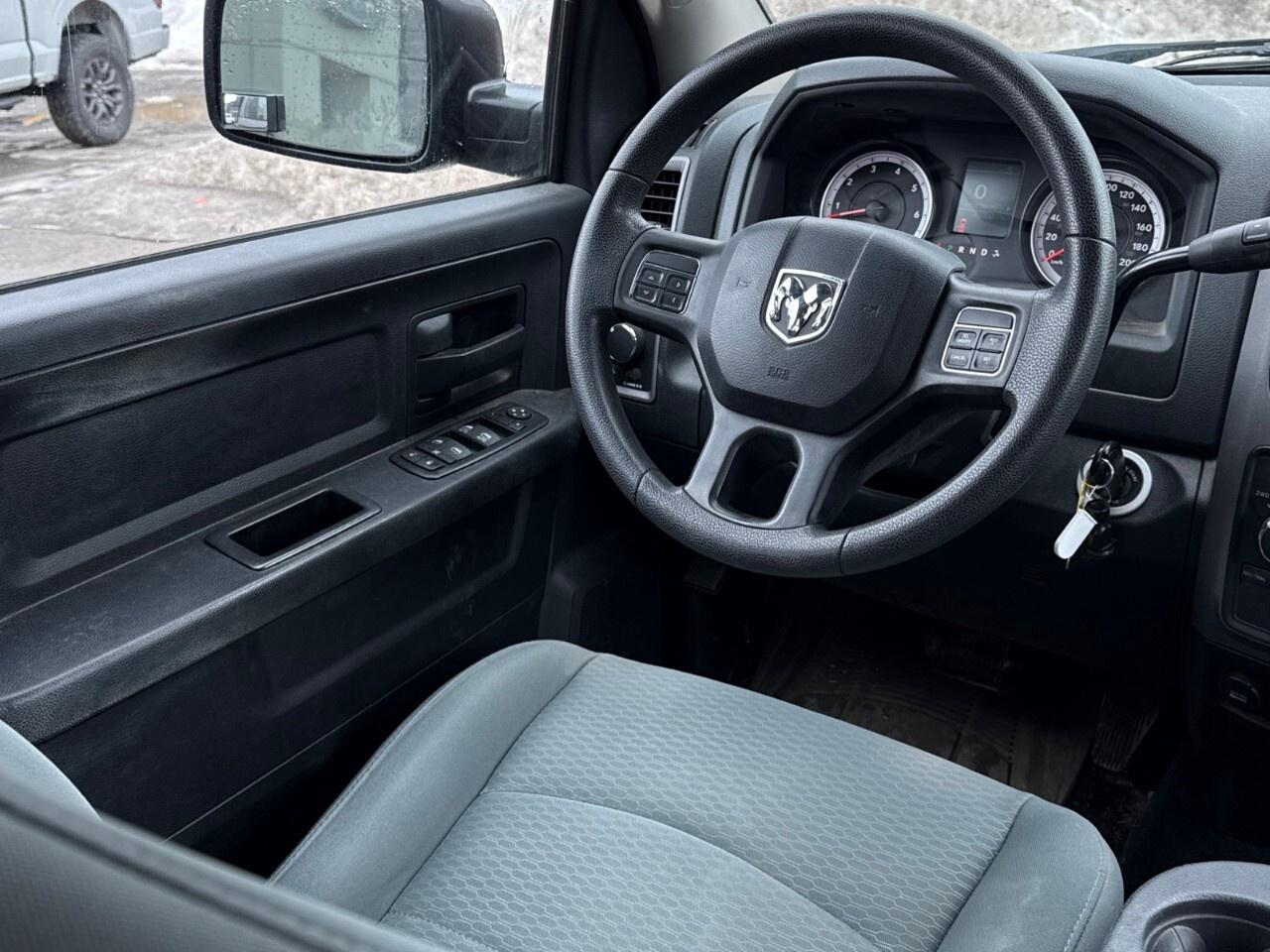 2015 RAM 1500 SXT   ONE OWNER   LOW KM   NO ACCIDENTS Photo