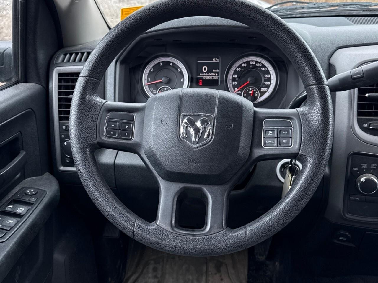 2015 RAM 1500 SXT   ONE OWNER   LOW KM   NO ACCIDENTS Photo