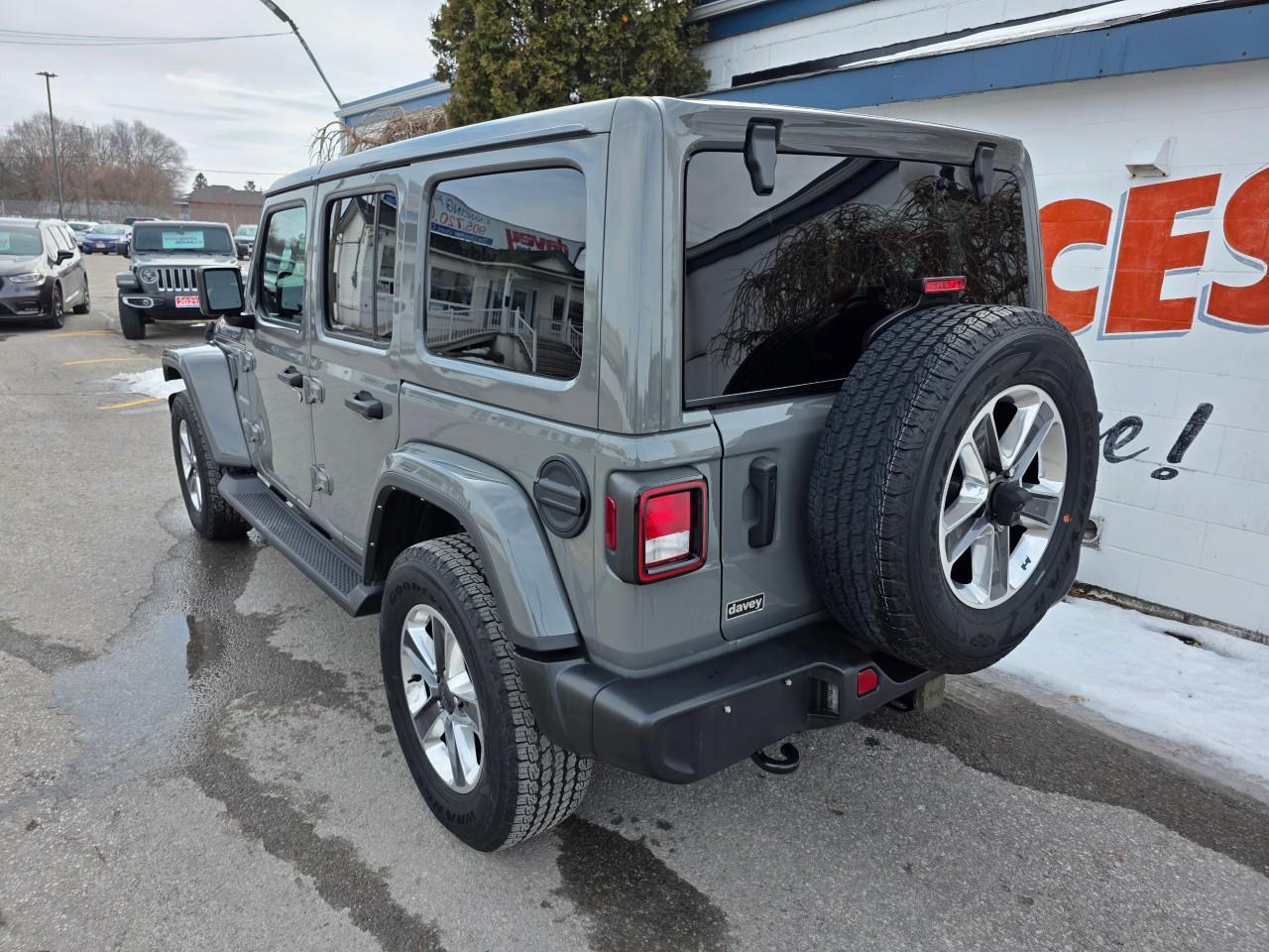 2021 Jeep WRANGLER UNLIMITED Sahara 4dr 4x4 Photo