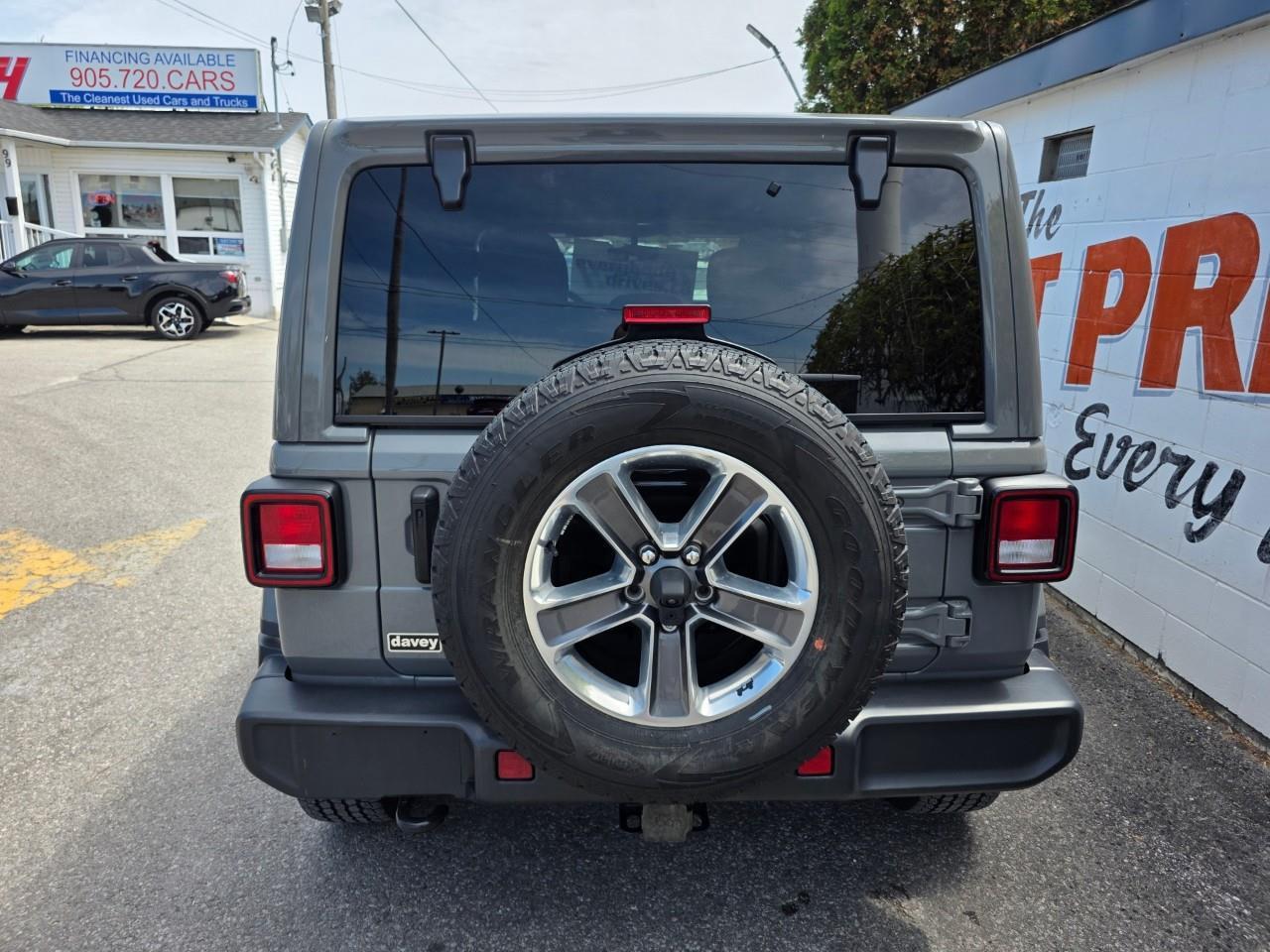 2021 Jeep WRANGLER UNLIMITED Sahara 4dr 4x4 Photo