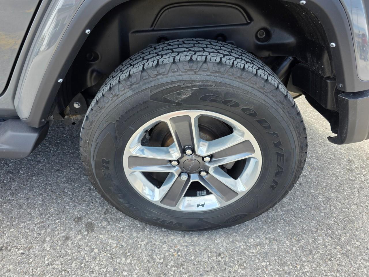 2021 Jeep WRANGLER UNLIMITED Sahara 4dr 4x4 Photo