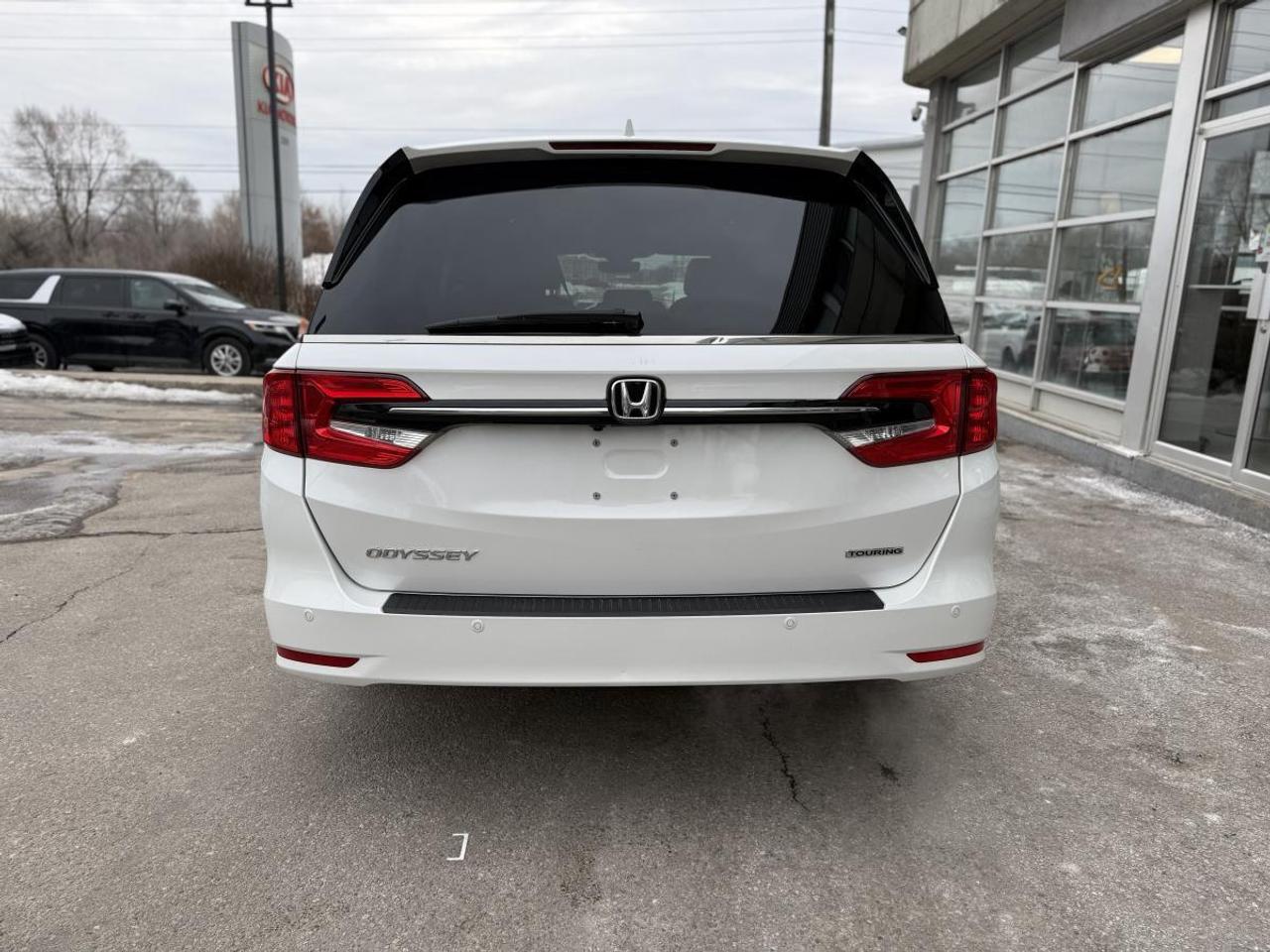 2023 Honda Odyssey Touring Auto Photo