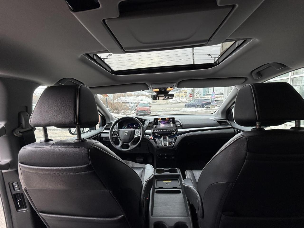 2023 Honda Odyssey Touring Auto Photo