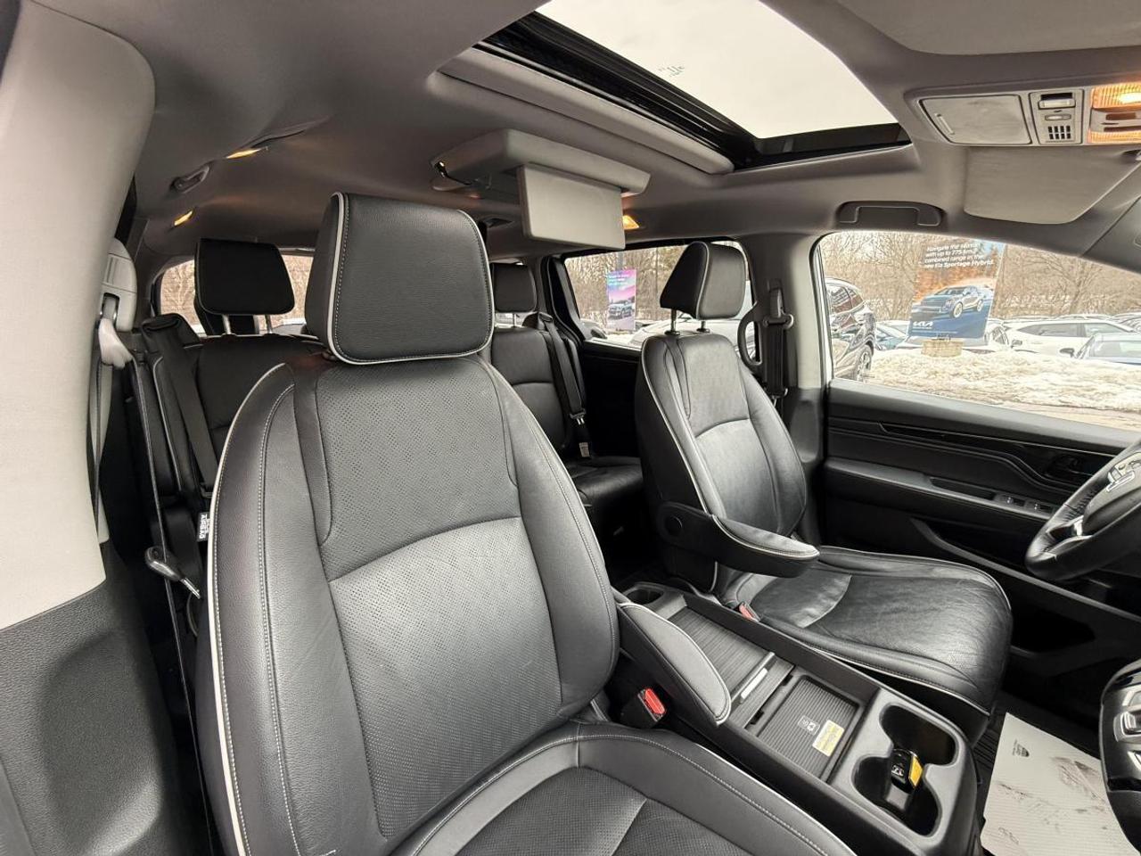 2023 Honda Odyssey Touring Auto Photo