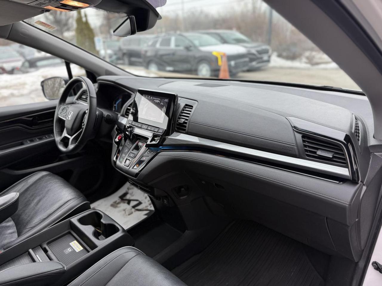 2023 Honda Odyssey Touring Auto Photo