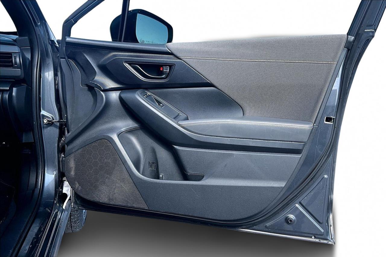 2024 Subaru Crosstrek ONYX AWD   SUNROOF   HEATED SEATS/STEER   CARPLAY Photo