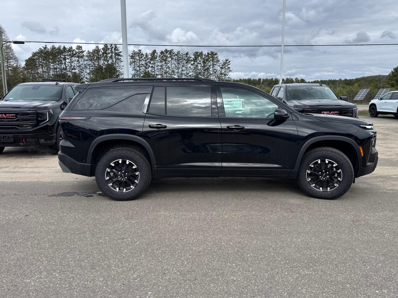 2026 Chevrolet Traverse AWD 4dr Z71 Photo3