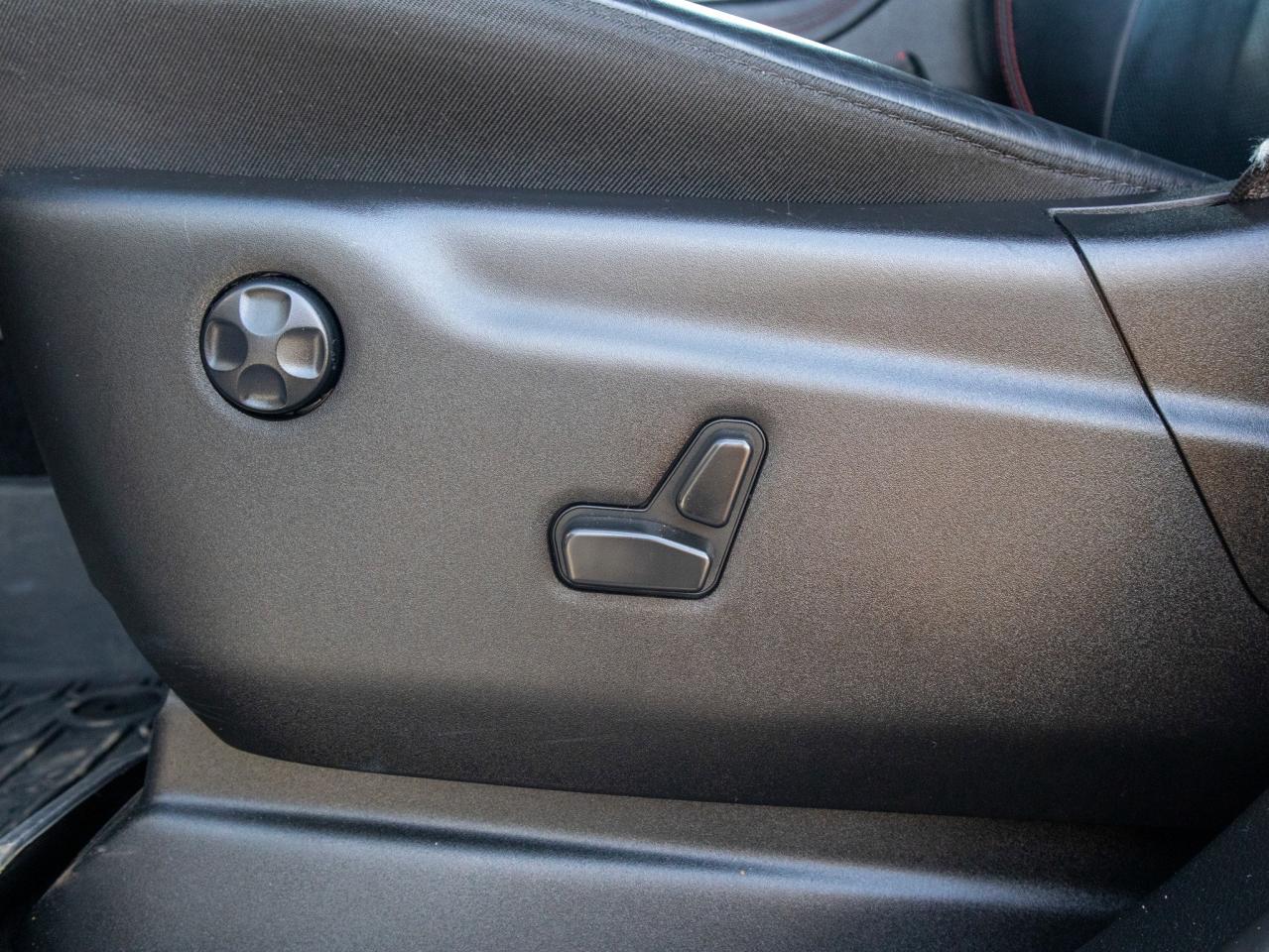 2024 Dodge Durango GT - ParkSense    Leather Steering Wheel Photo