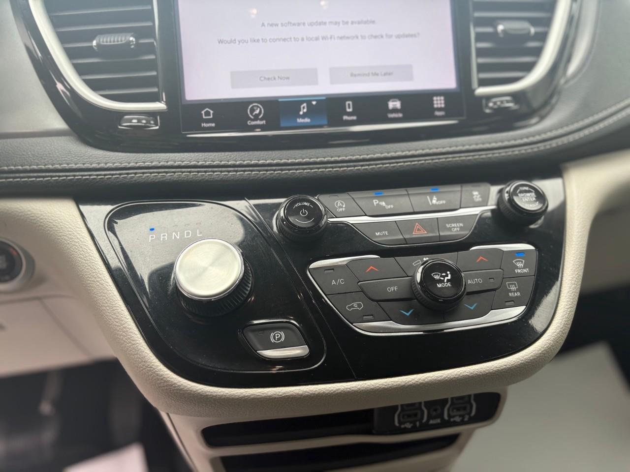 2023 Chrysler Pacifica Touring-L All-Wheel Drive Passenger Van Photo