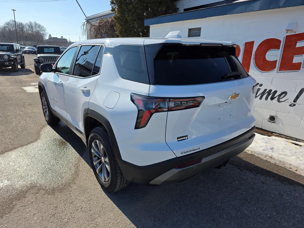 2025 Chevrolet Equinox LT 4dr Front-Wheel Drive Photo