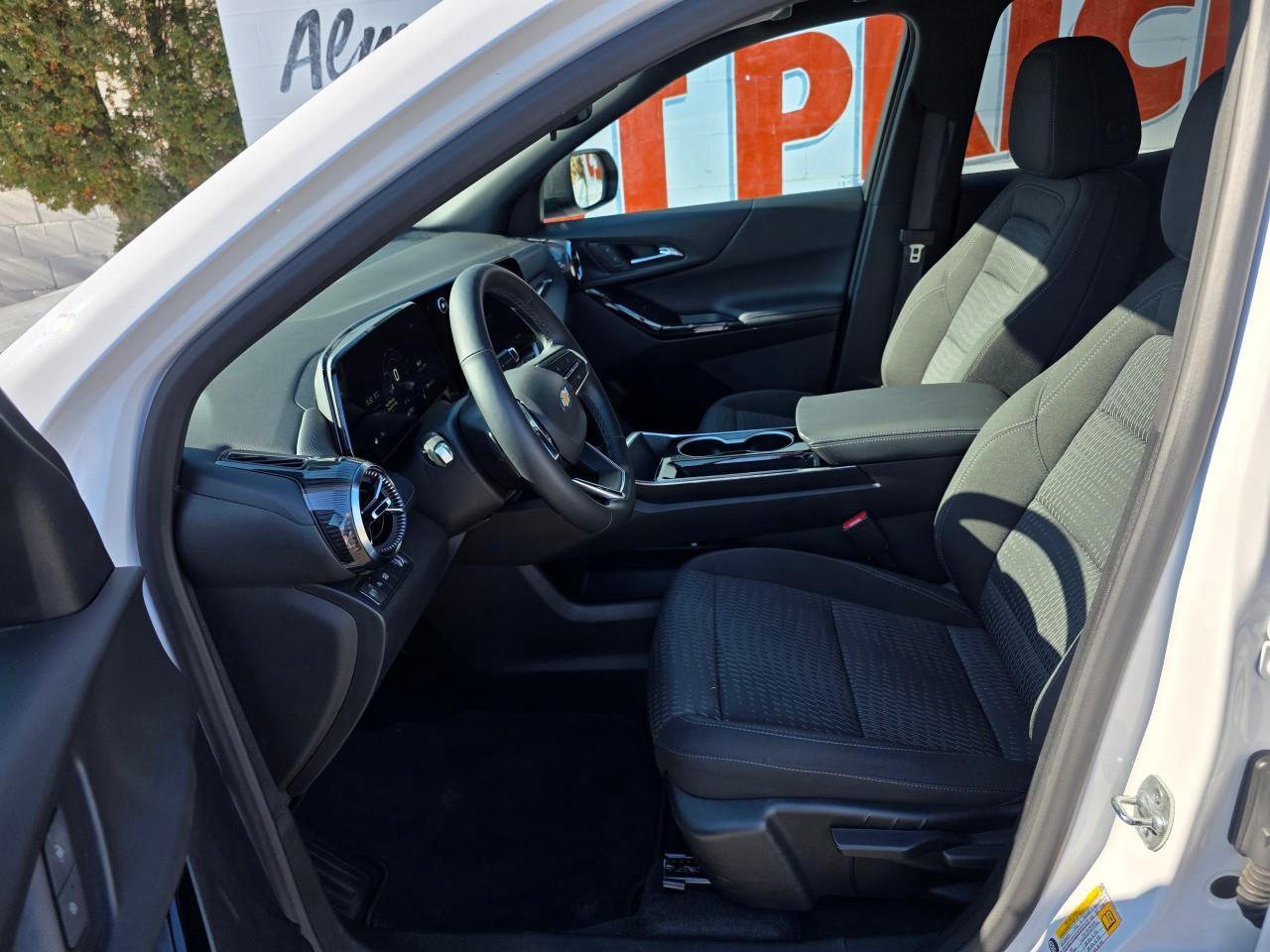 2025 Chevrolet Equinox LT 4dr Front-Wheel Drive Photo