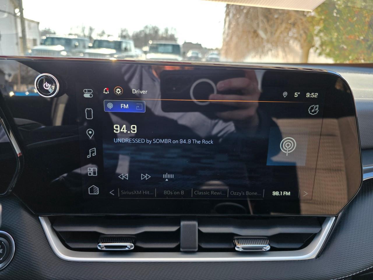 2025 Chevrolet Equinox LT 4dr Front-Wheel Drive Photo