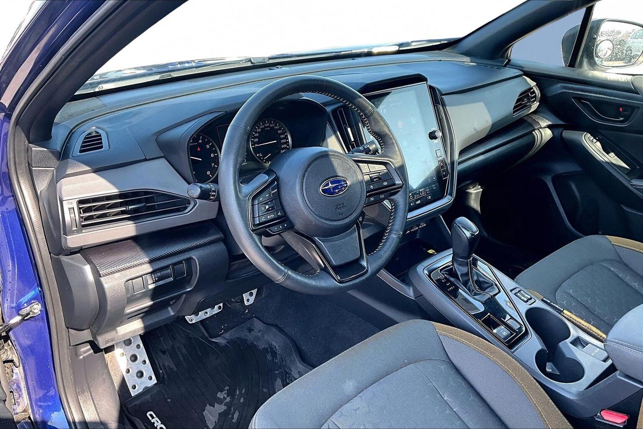 2024 Subaru Crosstrek ONYX AWD   SUNROOF   HEATED SEATS/STEER   CARPLAY Photo