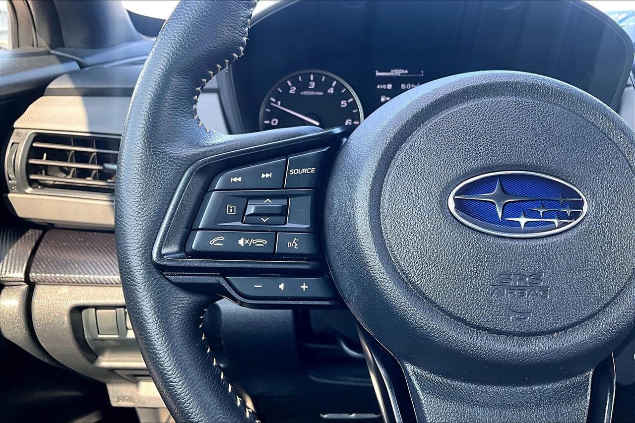 2024 Subaru Crosstrek ONYX AWD   SUNROOF   HEATED SEATS/STEER   CARPLAY Photo