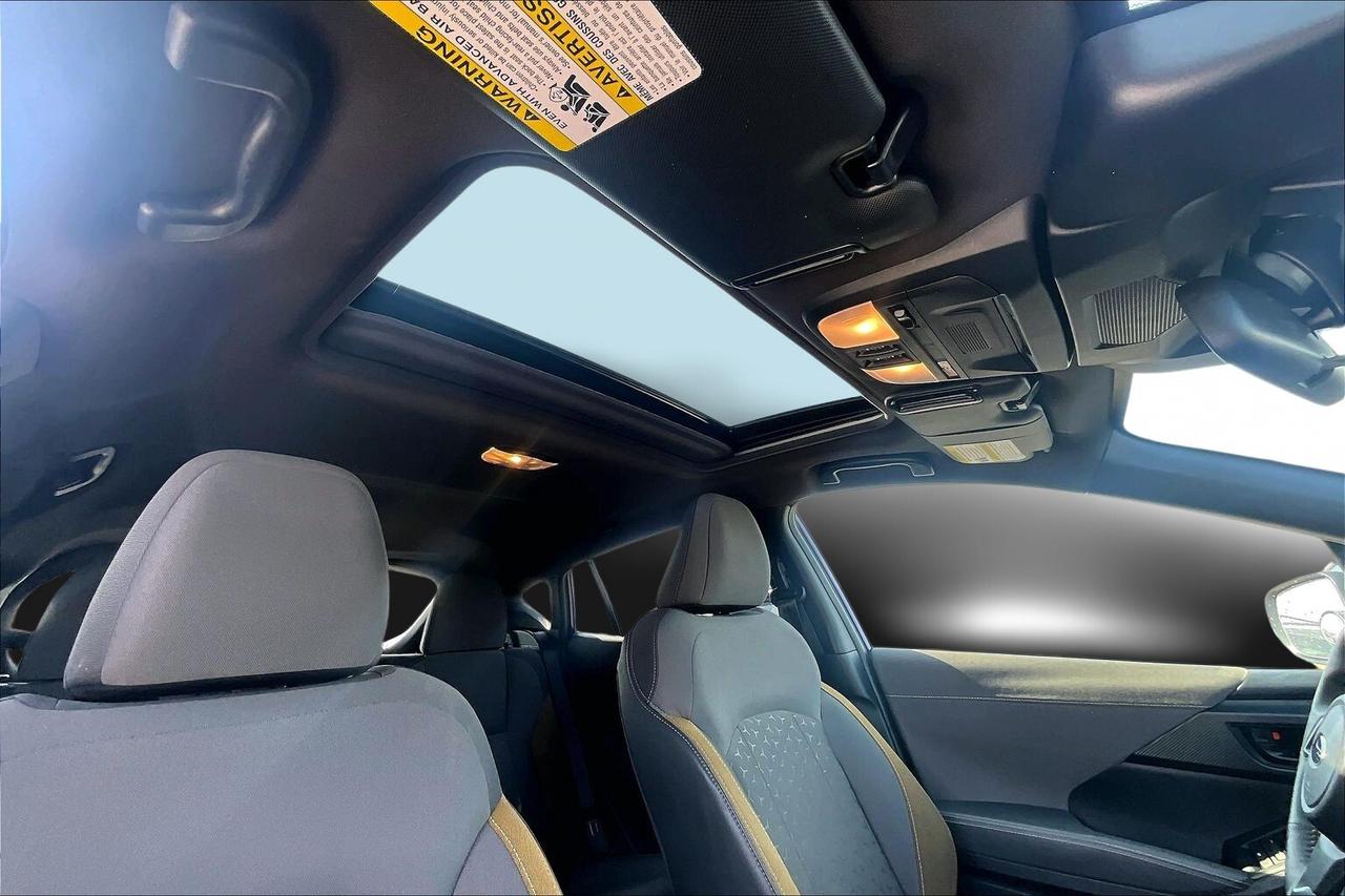 2024 Subaru Crosstrek ONYX AWD   SUNROOF   HEATED SEATS/STEER   CARPLAY Photo