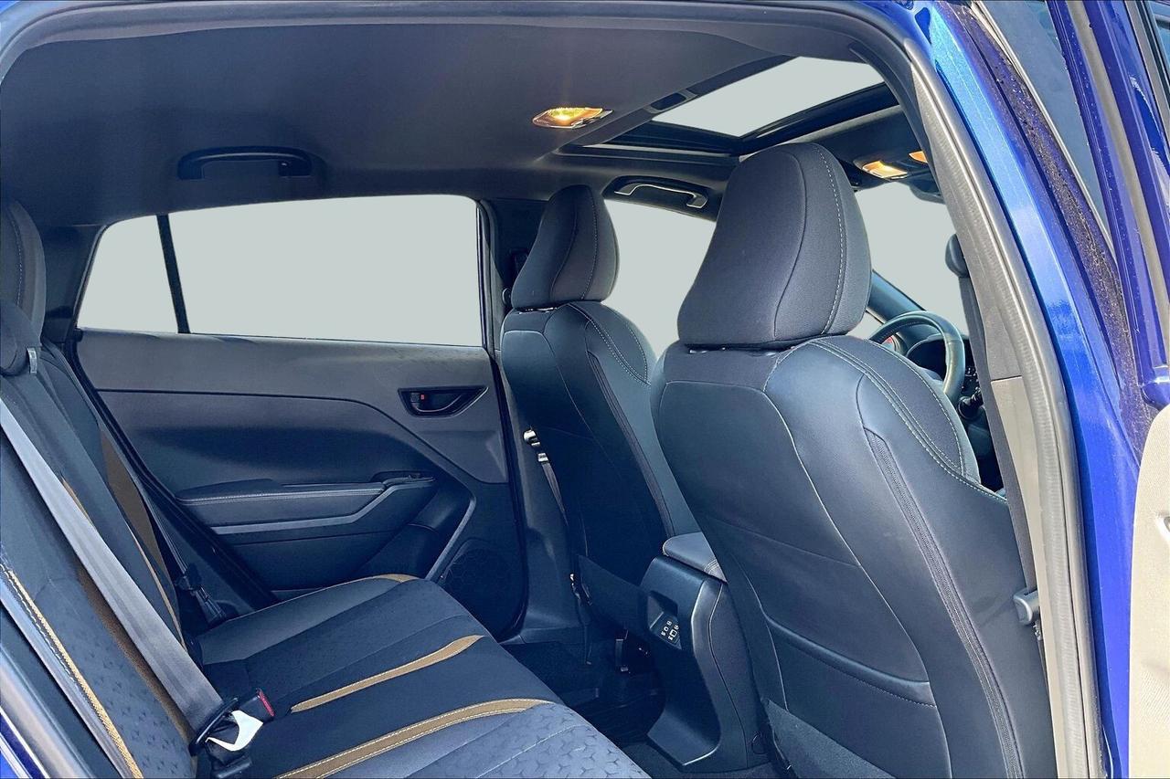 2024 Subaru Crosstrek ONYX AWD   SUNROOF   HEATED SEATS/STEER   CARPLAY Photo