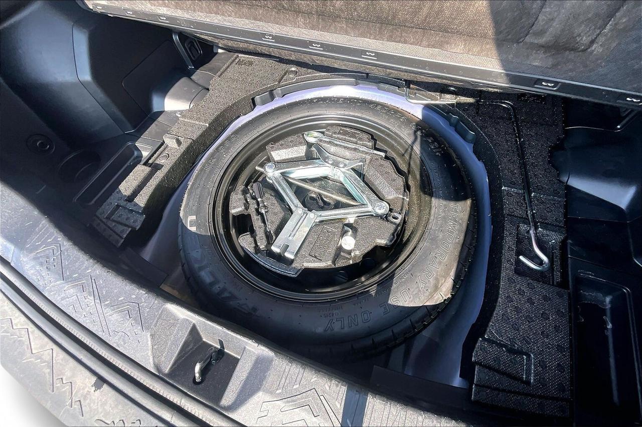 2024 Subaru Crosstrek ONYX AWD   SUNROOF   HEATED SEATS/STEER   CARPLAY Photo