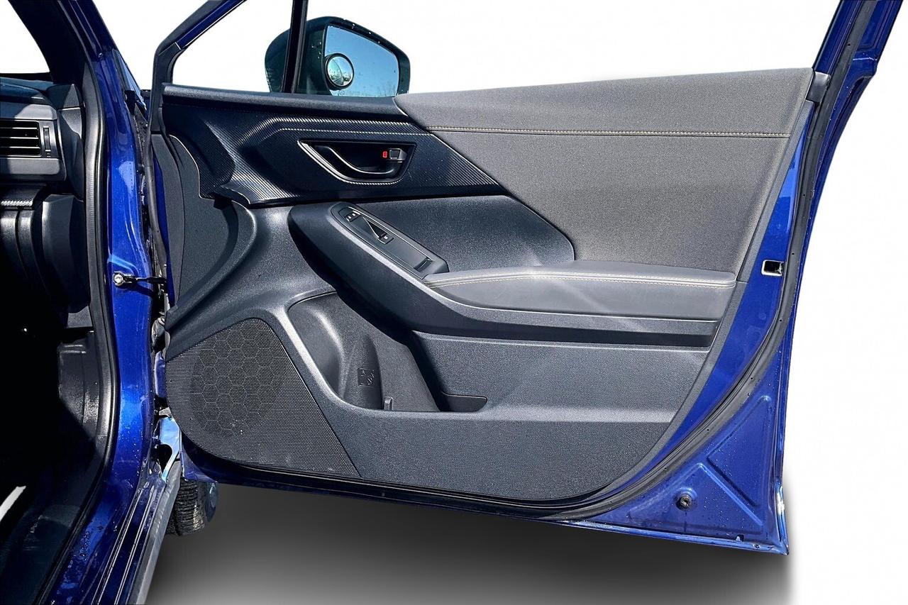 2024 Subaru Crosstrek ONYX AWD   SUNROOF   HEATED SEATS/STEER   CARPLAY Photo