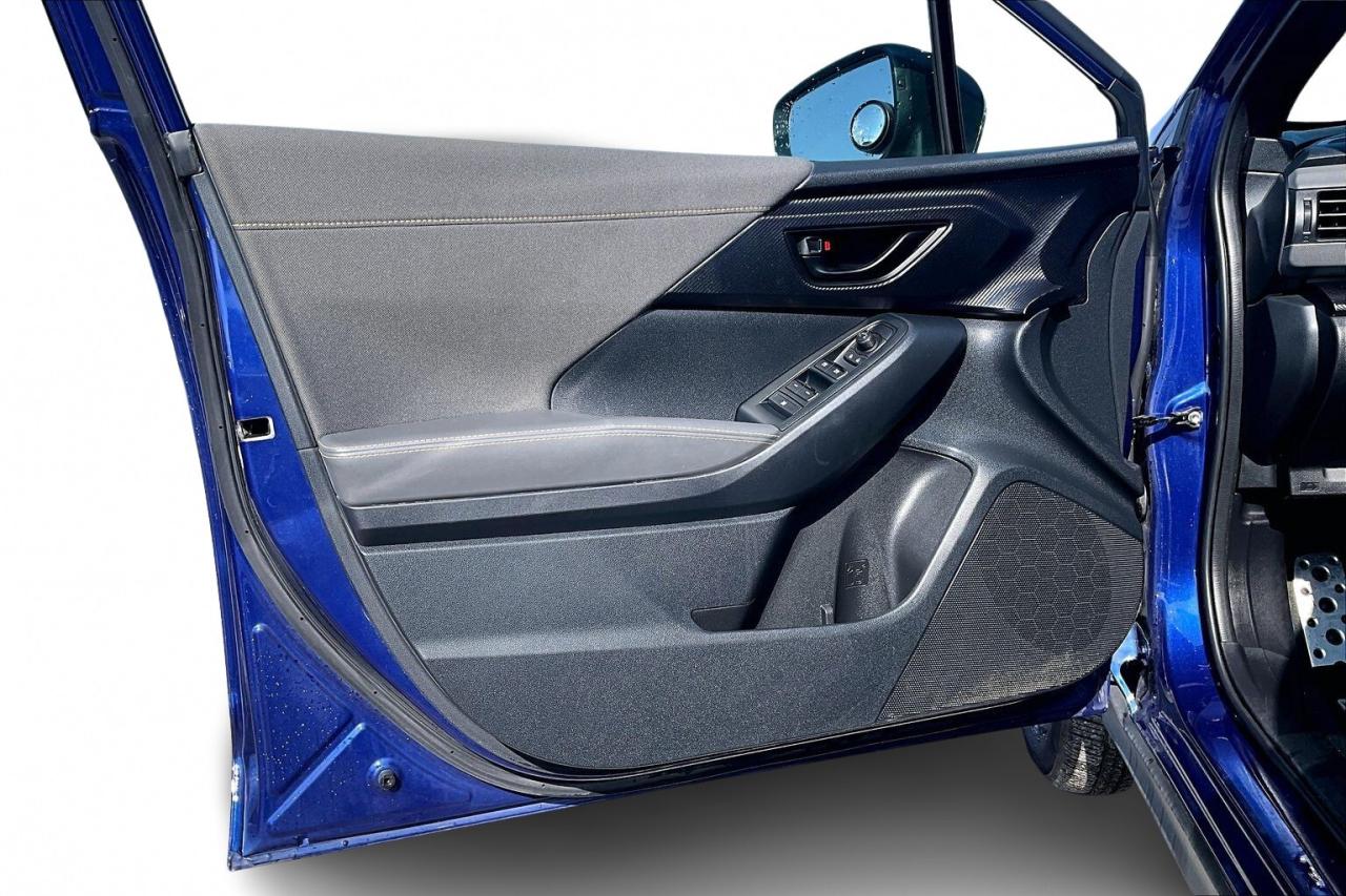 2024 Subaru Crosstrek ONYX AWD   SUNROOF   HEATED SEATS/STEER   CARPLAY Photo