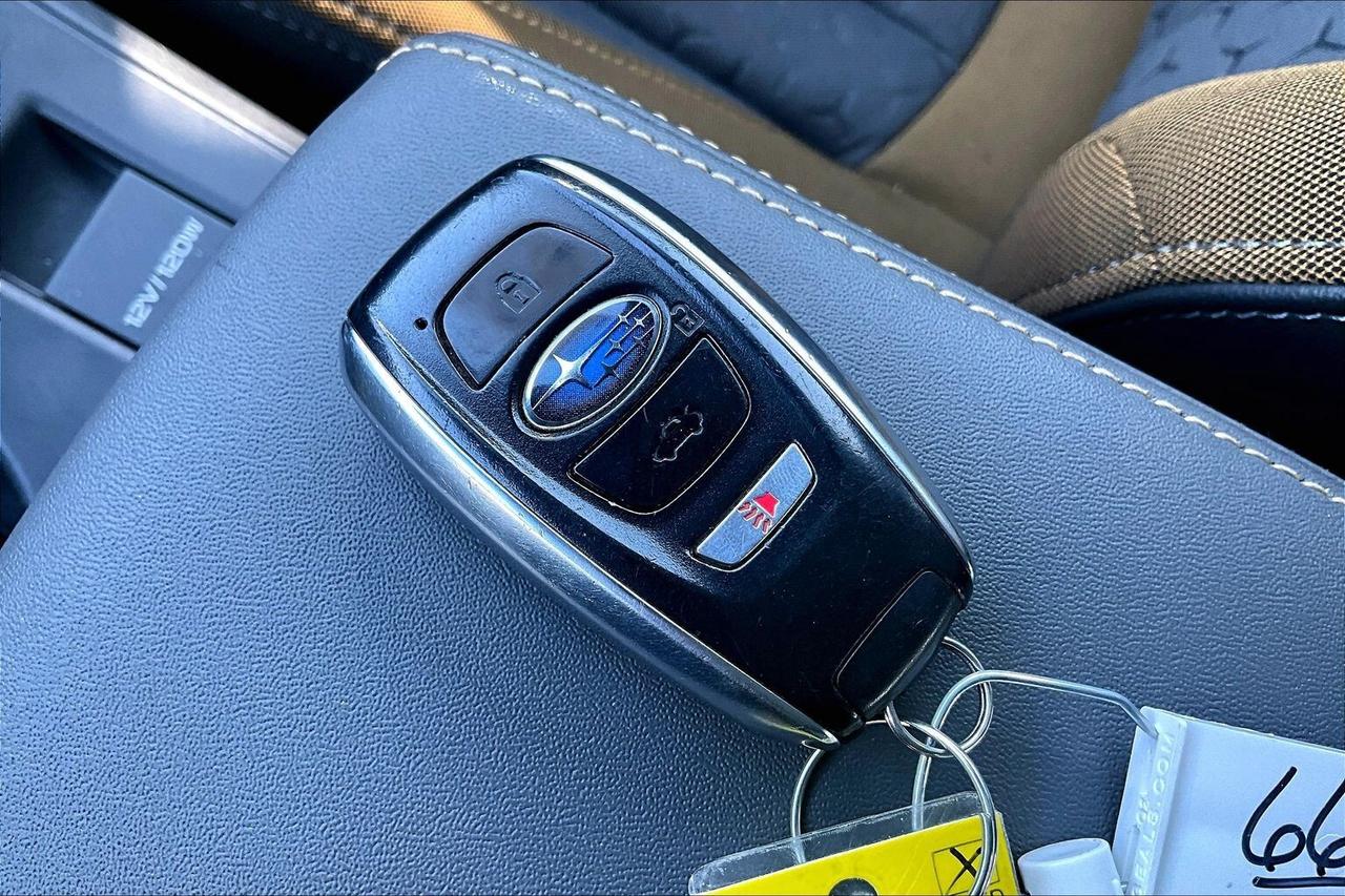 2024 Subaru Crosstrek ONYX AWD   SUNROOF   HEATED SEATS/STEER   CARPLAY Photo