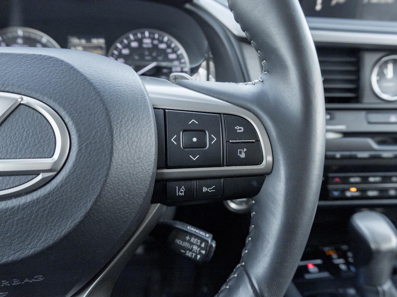 2022 Lexus RX RX 350 Auto  TRADE IN  LOW MILEAGE  6 CYLINDERS Photo