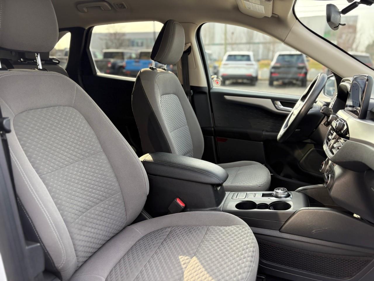 2020 Ford Escape SE 4dr All-Wheel Drive Photo