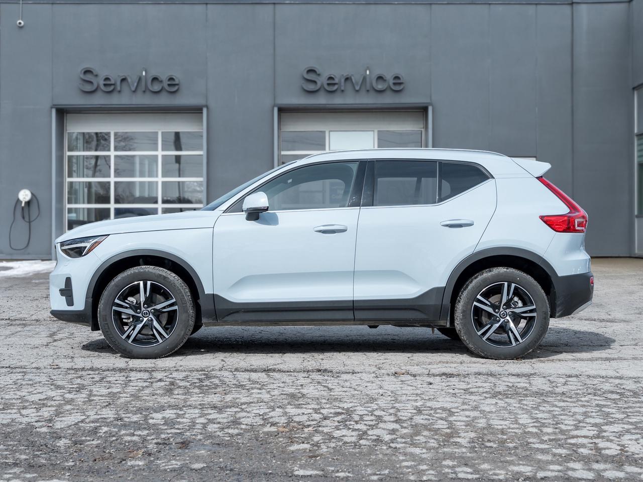 2025 Volvo XC40 B5 AWD Core  CPO FINANCE RATE 3.49%(24M)-4%*(84M) Photo