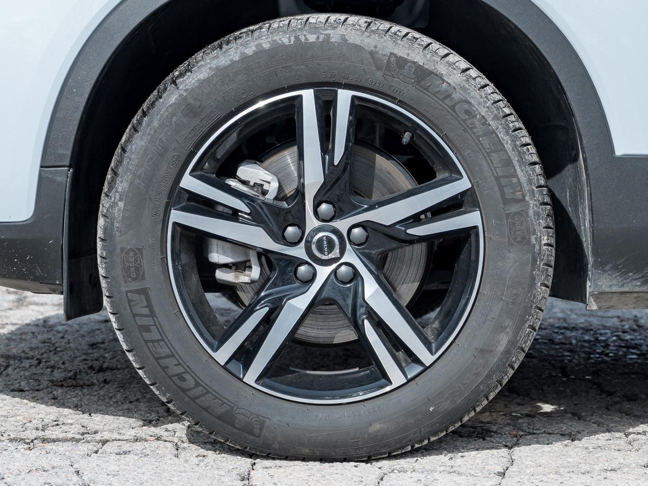 2025 Volvo XC40 B5 AWD Core  CPO FINANCE RATE 3.49%(24M)-4%*(84M) Photo