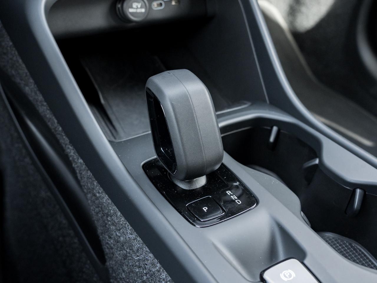 2025 Volvo XC40 B5 AWD Core  CPO FINANCE RATE 3.49%(24M)-4%*(84M) Photo
